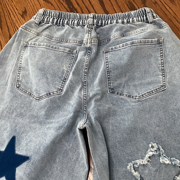 Blue Velvet Large 12/14 Ultra Wide Flare Leg Jeans Blue Star Patch Accents NWT - Picture 12 of 15